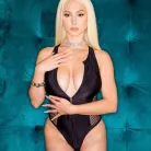 Skylar Vox in 'Ready For You'